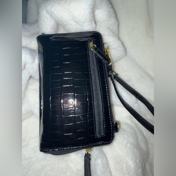 Samantha Brown Black Crocodile-Embossed Wristlet With Shoulder Straps - Picture 4 of 8